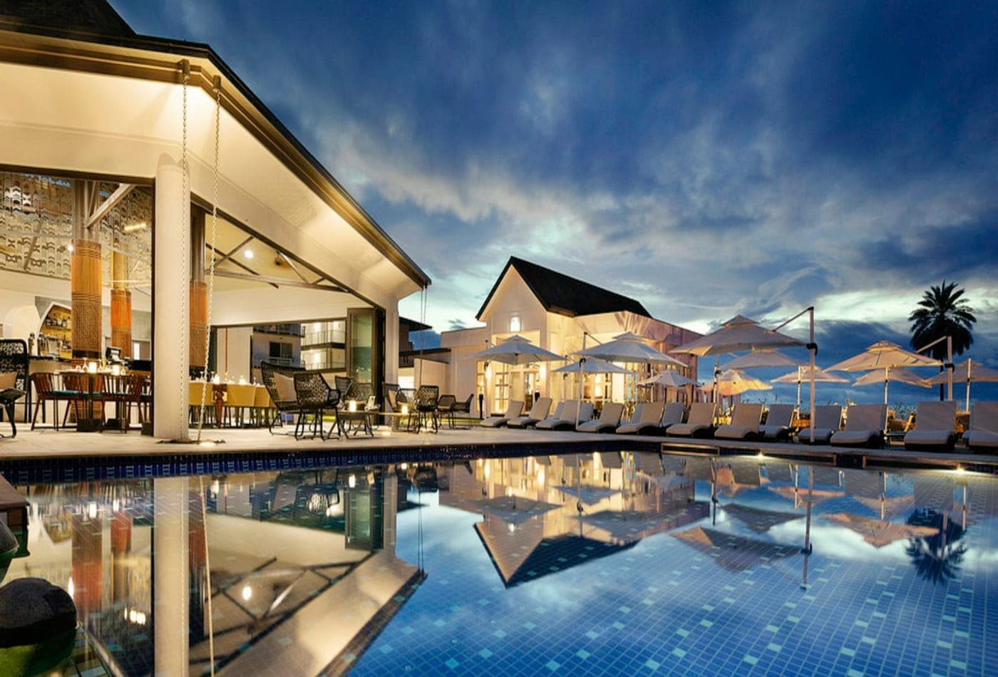 Luxury Beach Resort — thumbnail 2